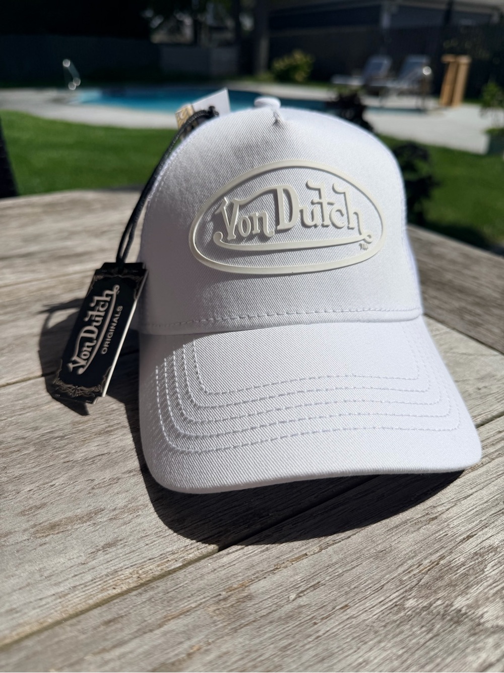 Von Dutch White Logo Trucker hat NWT